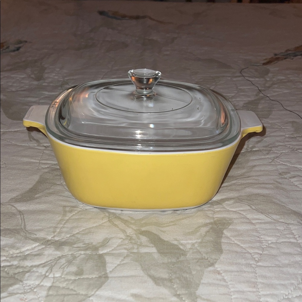 CORNING WARE HARVEST GOLD Casserole Dish with Glass Lid